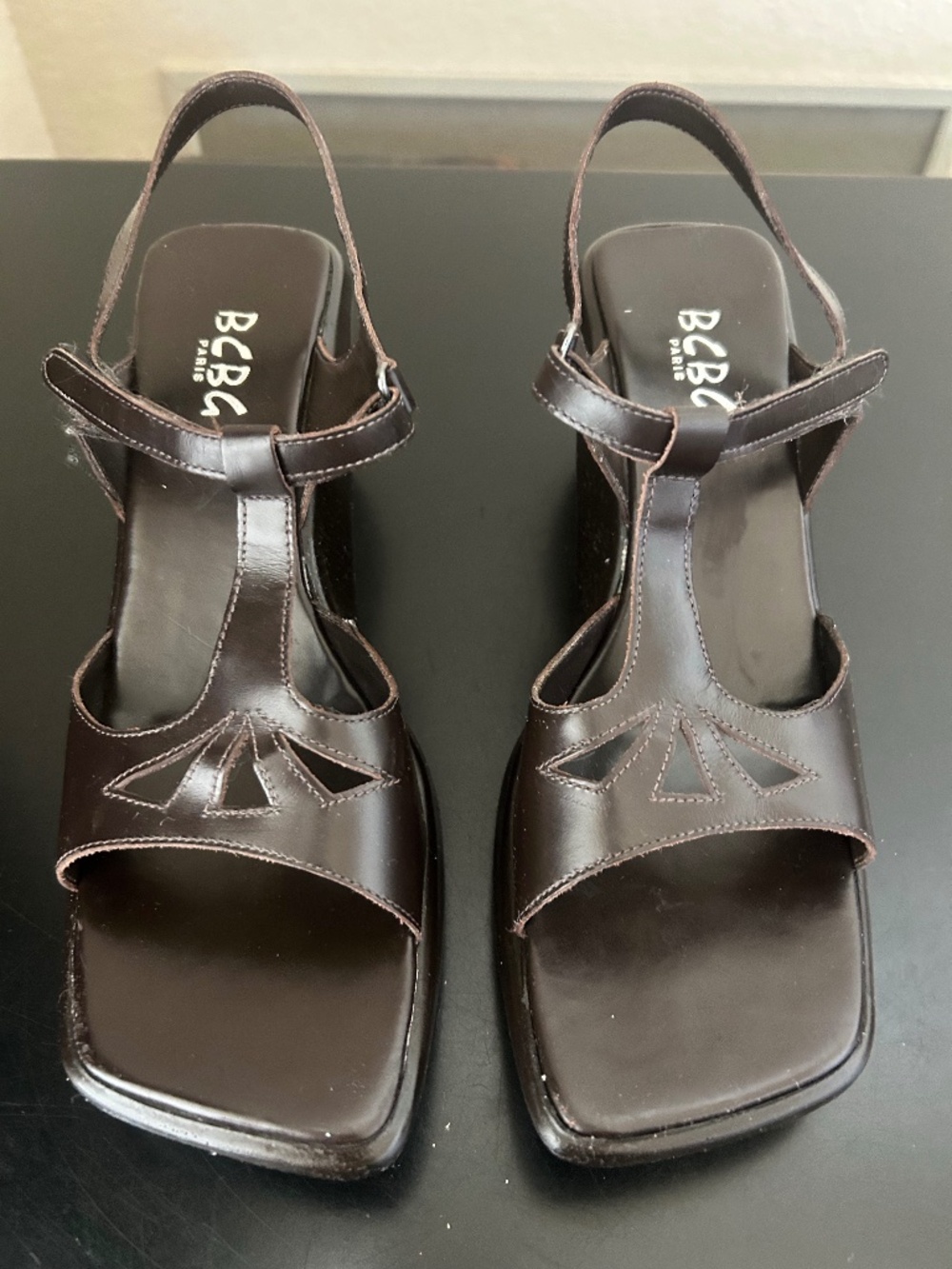 BCBG Paris T-Strap Platform Wedge Sandals. Sz 7.5 B. Vintage